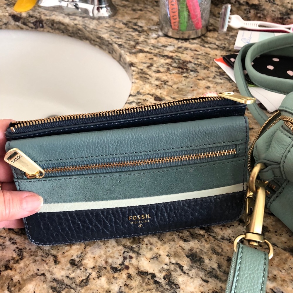 Fossil wallet